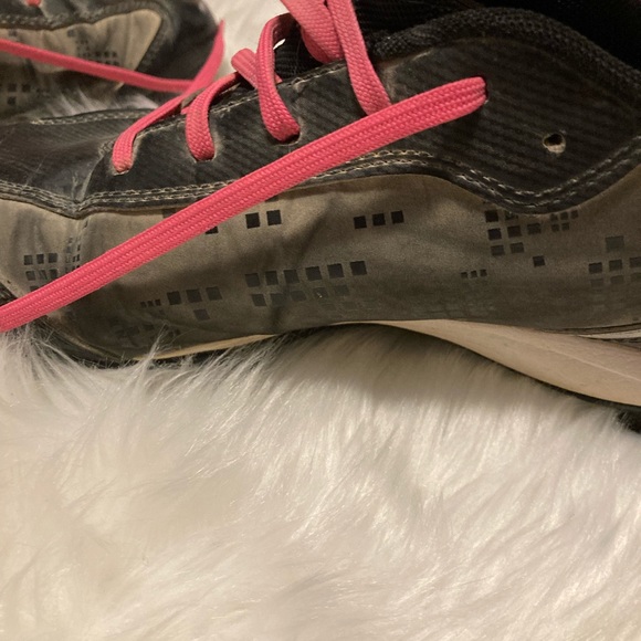 🔴-  Under Armour womens cletted shoes - Picture 13 of 13